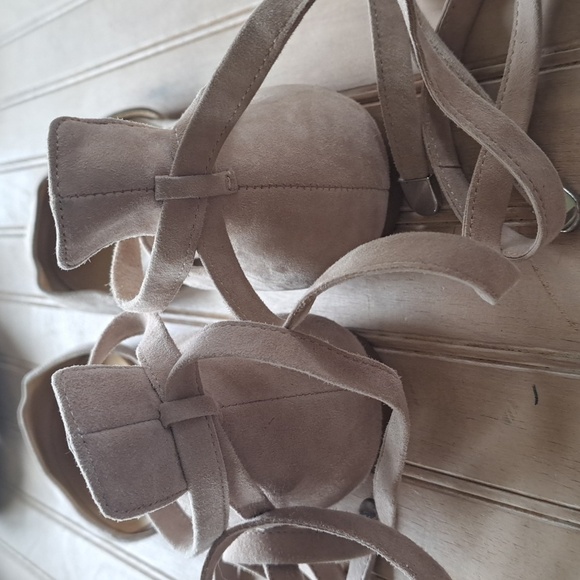 Ivanka Trump Elise Suede Leather Ankle Straps D'Orsay Cream Ballet Flats - Picture 3 of 13